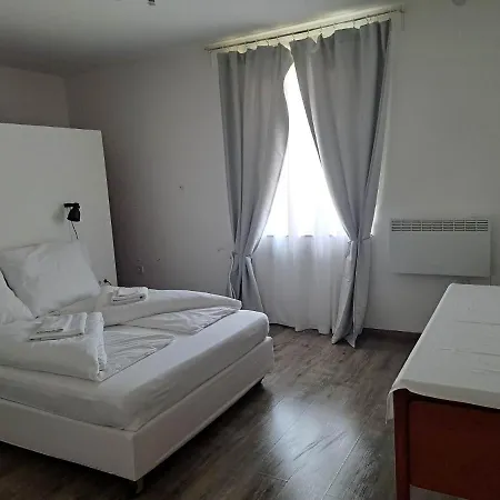 Tarcal Apartman *