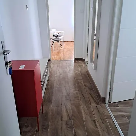 Tarcal Apartman Apartamento
