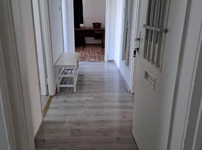 Tarcal Apartman * Тарцаль