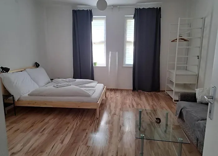 Tarcal Apartman * タルカル