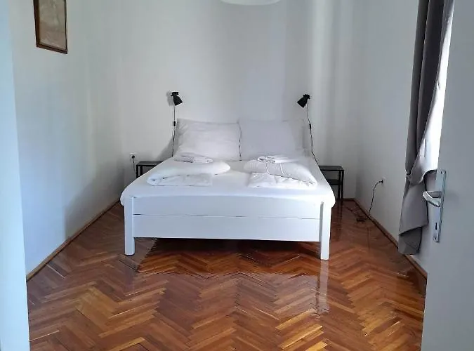 Tarcal Apartman Апартаменты *