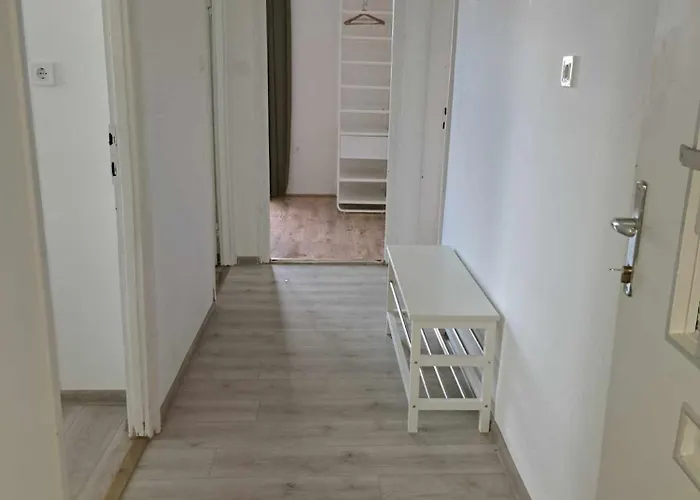 Tarcal Apartman * Тарцаль