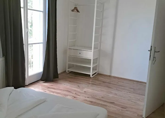 Tarcal Apartman * タルカル